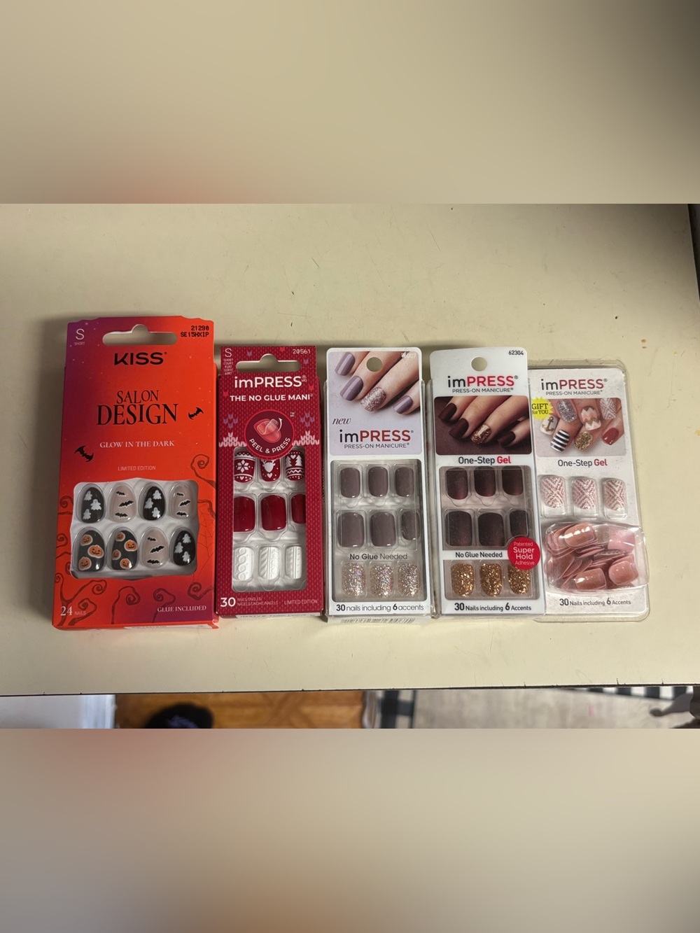 Lot of 5 press on sets
KISS & IMPRESS brands